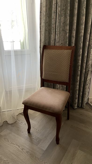 Продам обеденный стол