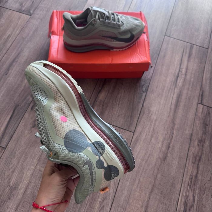 Nike Pegasus Premium 41 номер нови с дефект