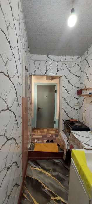 1 ком. квартира (1/3/9). Сергели 4. Бывшее общежитие. Метро - 500 м