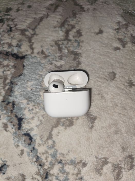 двое аир подсов 3  одни сломаны вторые работают