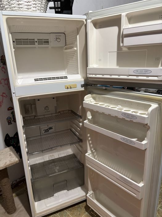 Продам холодильник