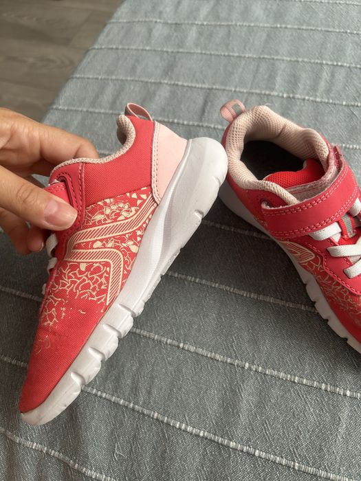 Adidasi Decathlon fetite 29