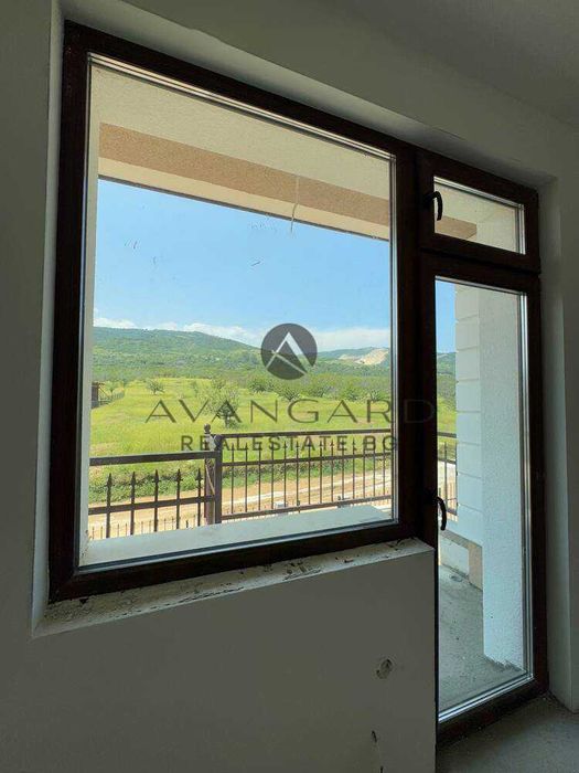 оф.23377 Самостоятелна къща с двор/с.Брестник