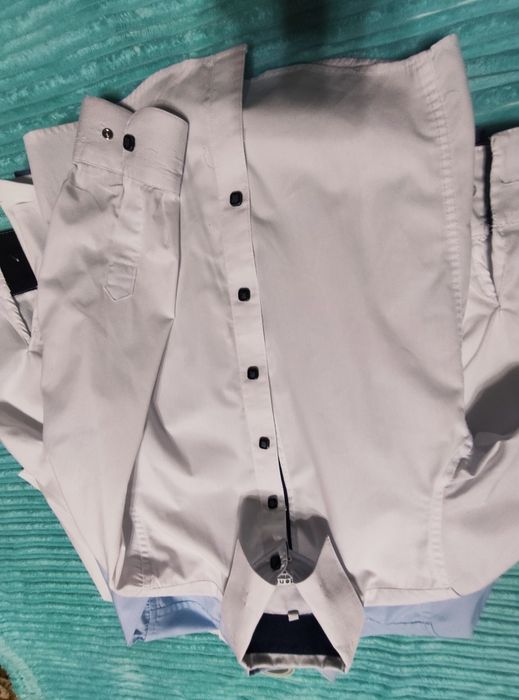 Продам детские школьные рубашки