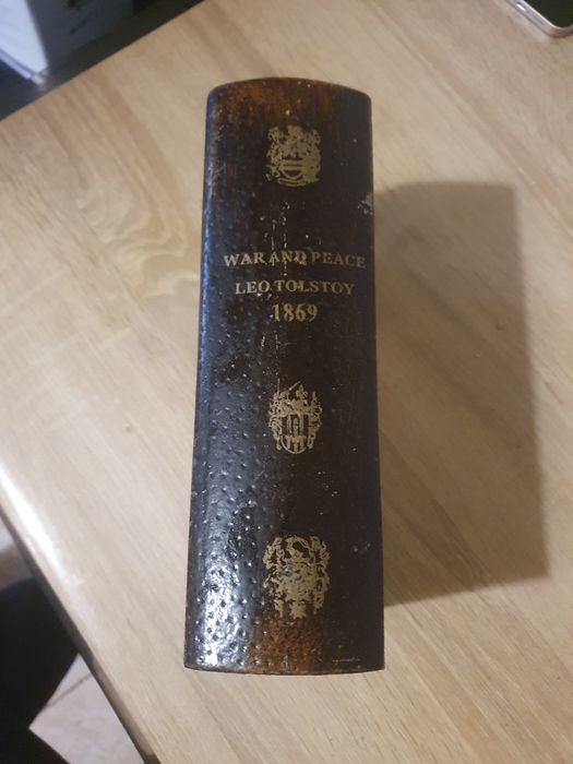 Carte ascunzătoare din lemn cutie