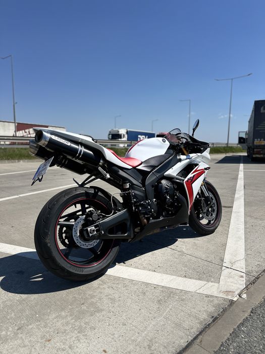Vând Yamaha R1 RN19