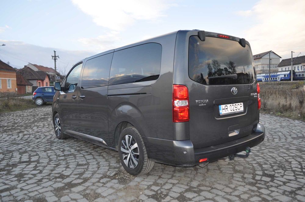 Proace Verso 2.0 Diesel (177 CP) | 8 locuri | automată | TVA inclus