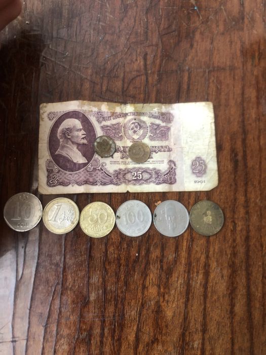 Продам манеты разные