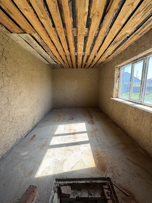 Участок с  черновым домом