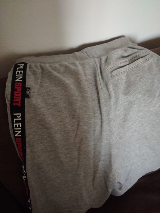 Нови оригинални къси панталони .Plein sports.
