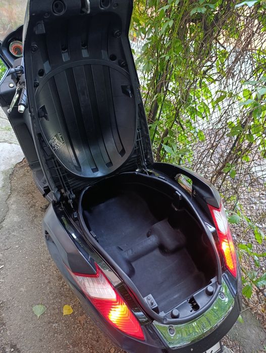 Peugeot Satelis 125cc – Întreținut! Acte la zi! Este recomandat  pentru cei care termină o școală moto și merg pe această cale în viață!