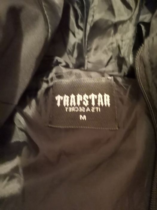 Vând geaca TRAPSTAR