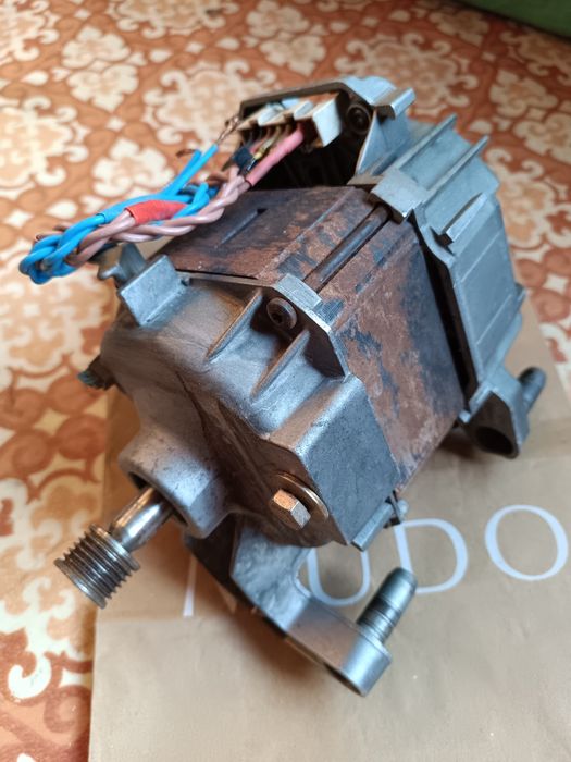 Двигатель мотор от стиральной машины