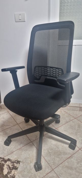 Scaun directorial ergonomic, suport lkmbar, manere reglabile