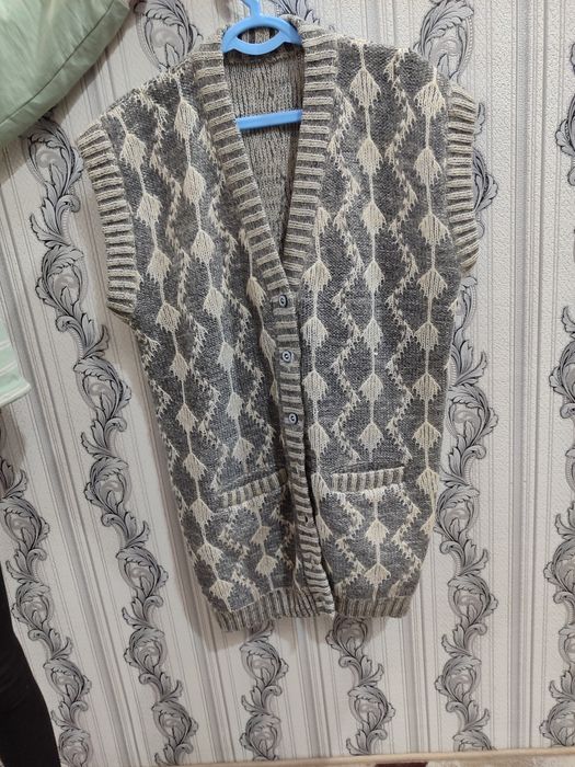 Хаммасини 10000 сумдан бервораман. Отдам всё по 10000сум