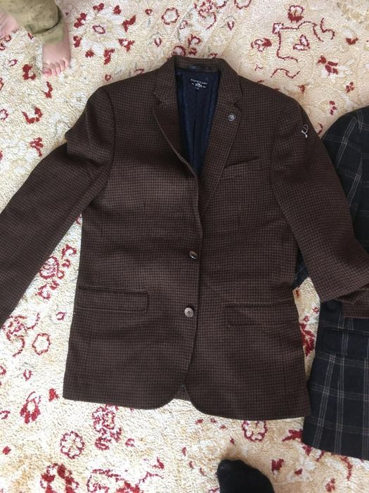 Пиджак сатылады. Европадан келген