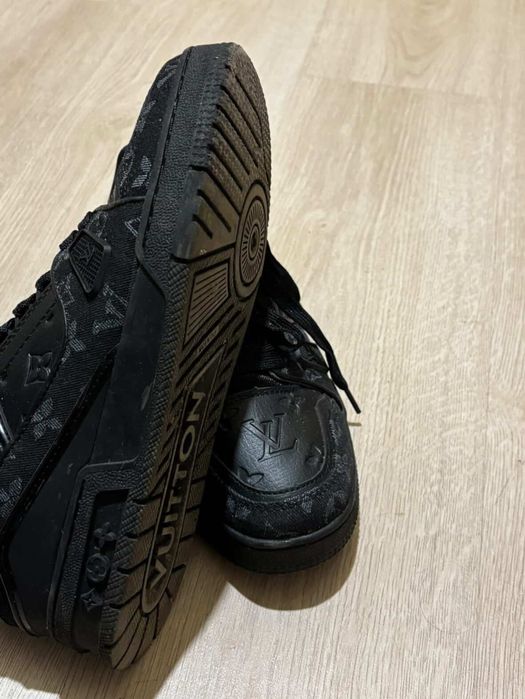 louis vuitton обувки
