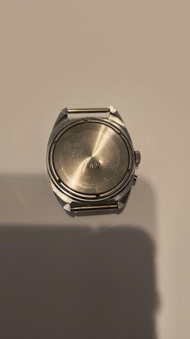 Vând doă ceasuri sovietice,Slava, ambele la prețul de 800 de lei