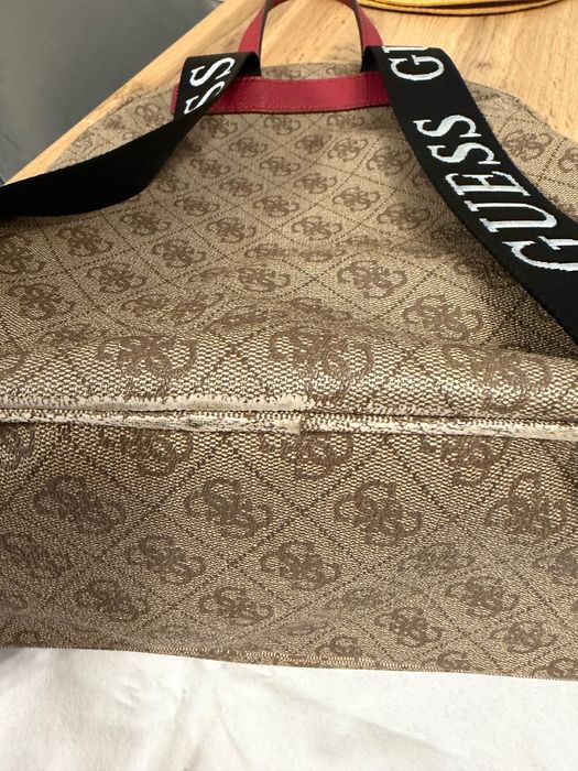 Оригинална раница GUESS