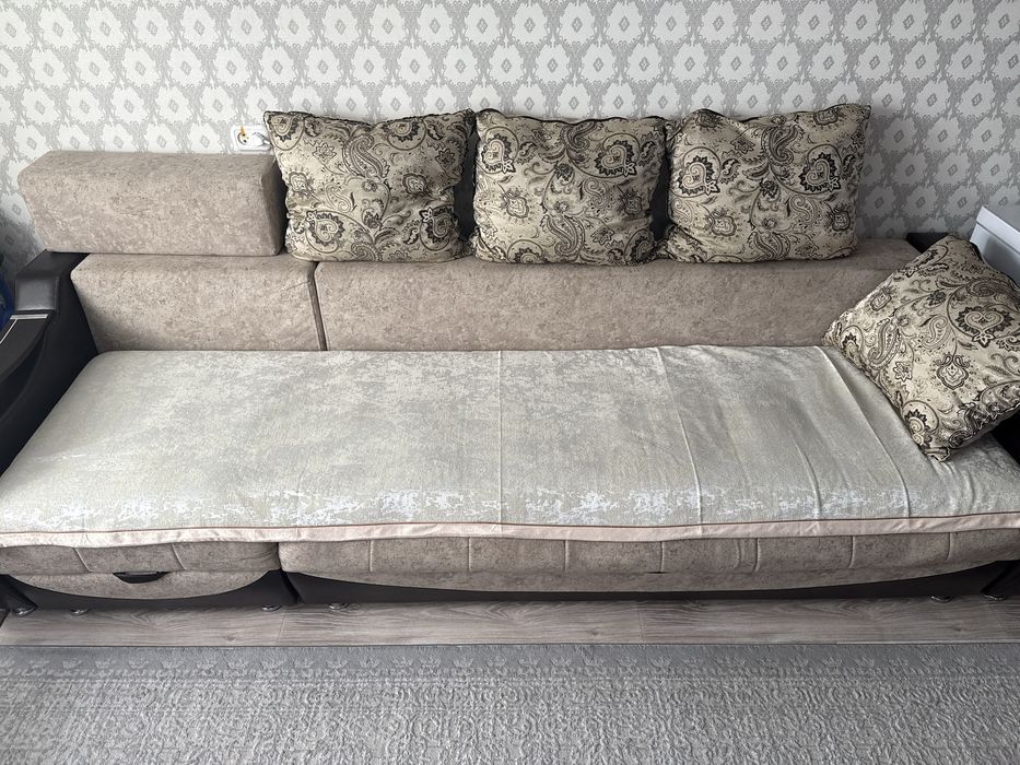 Диван гостинный