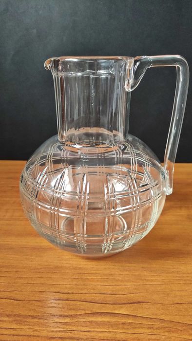 Тежка и голяма кана от кристално стъкло