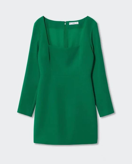 Зеленое коктейльное платье