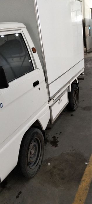 Мошина тошкентда юрган