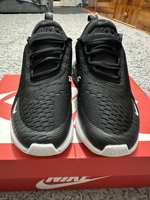 NIKE Air Max 270