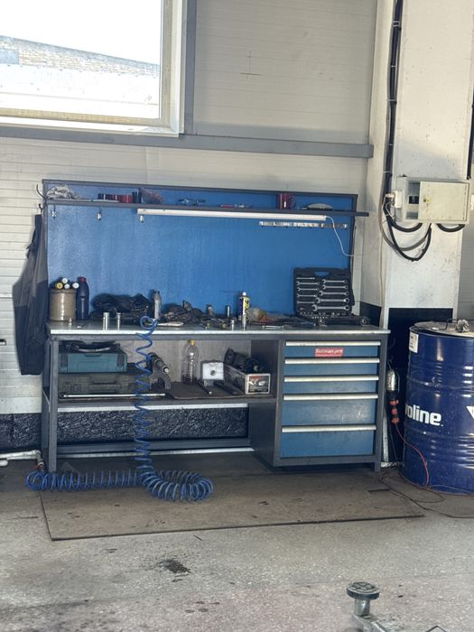 Верстак слесарный