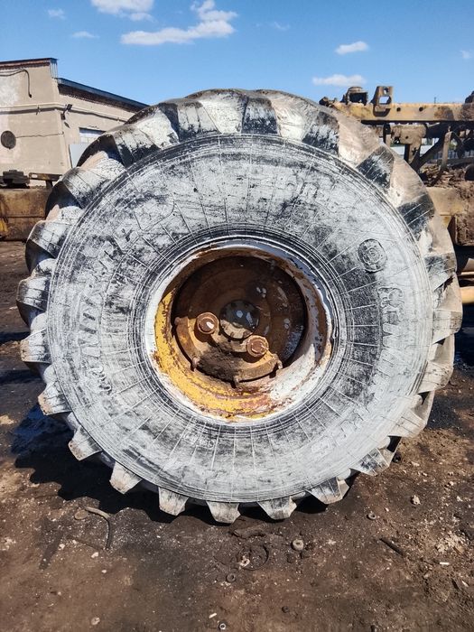 Резина на к-700(Кировец)