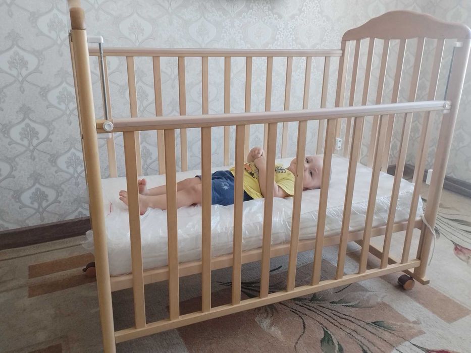 Детская кровать с матрасом