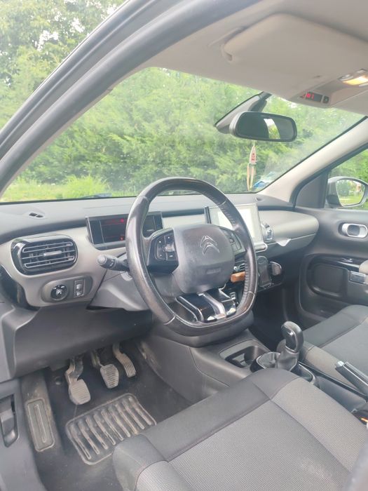 Citroen C4 Cactus Facelift (model 2019, 1.2, 139000 km). Direct proprietar