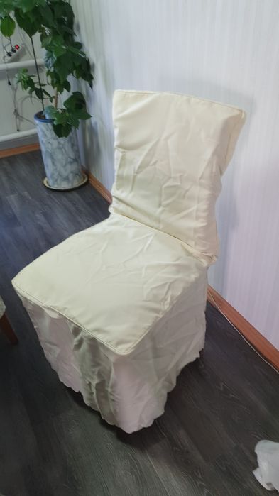 Продам чехлы на стулья.