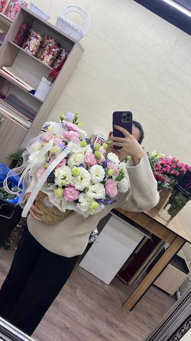 Продам букет в корзине свежий