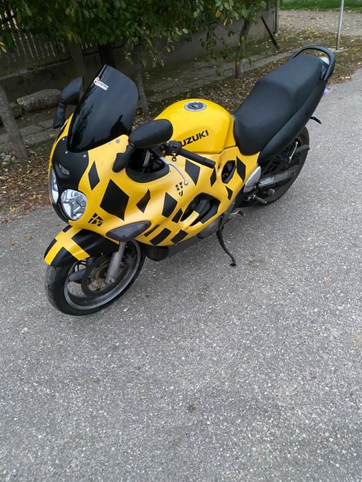 Vand suzuki katana gsx 600 f schimba si cu golf 4 sau cross