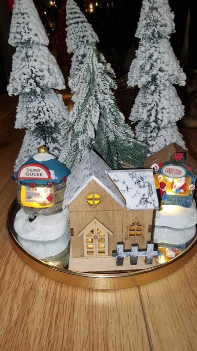 дядо Коледа, лешникотрошач и други коледни украси