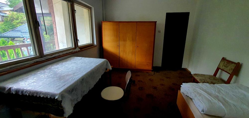 Etaj vila compus din 2 camere de inchiriat + baie + bucatarie pentru studenti, Iasi, zona UMF - 8 minute