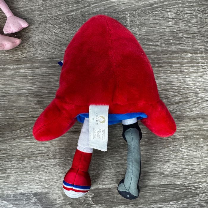 3 плюшени играчки