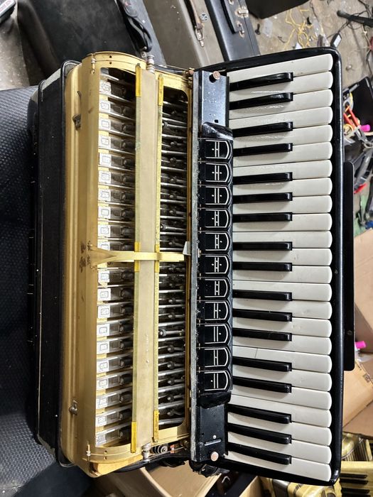 Acordeon Hohner Atlantic IV deluxe cu surdina