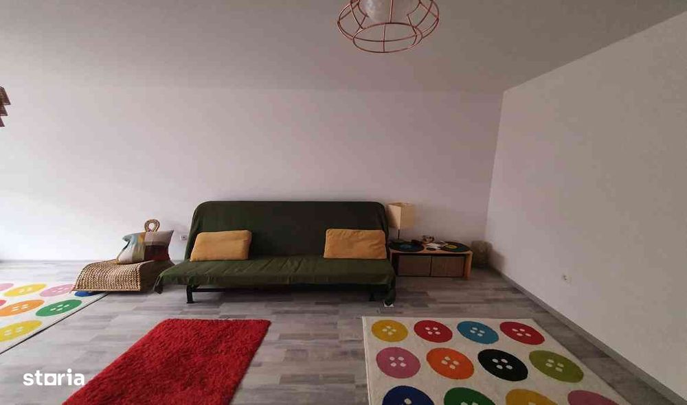 Inchiriere garsoniera cu birou decomandata Avantgarden 4 Brasov
