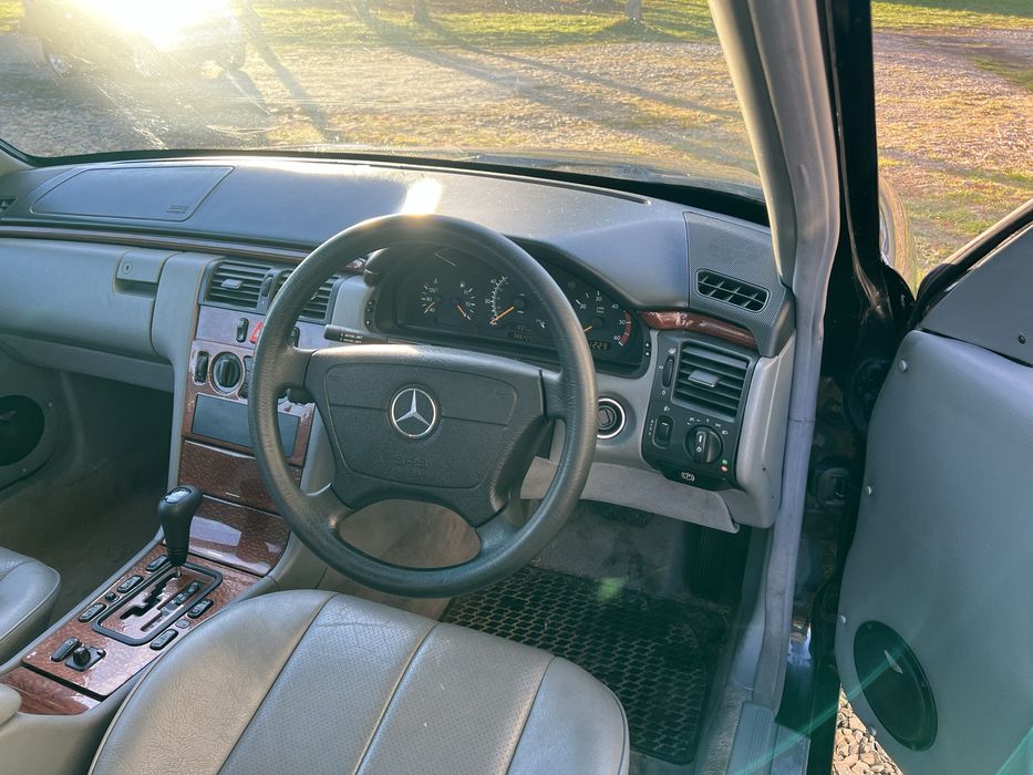 Mercedes E Class masină mortuară 2.2 diesel