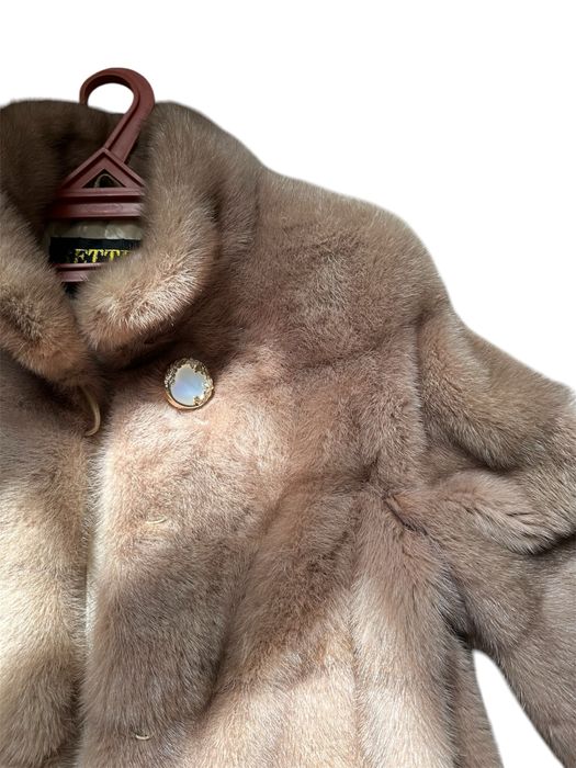 Шуба из натурального норка