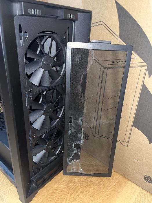 Carcasa PC Corsair iCUE 4000X Tempered Glass Mid-Tower ATX