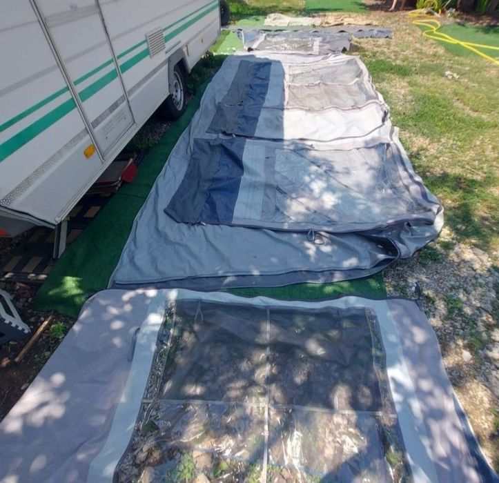 Cort brand pentru rulote