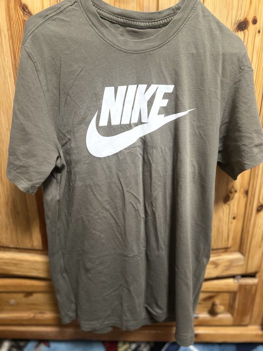 Haine nike,polo ralph lauren si simple.