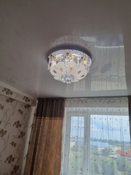 Люстра в хорошем состоянии