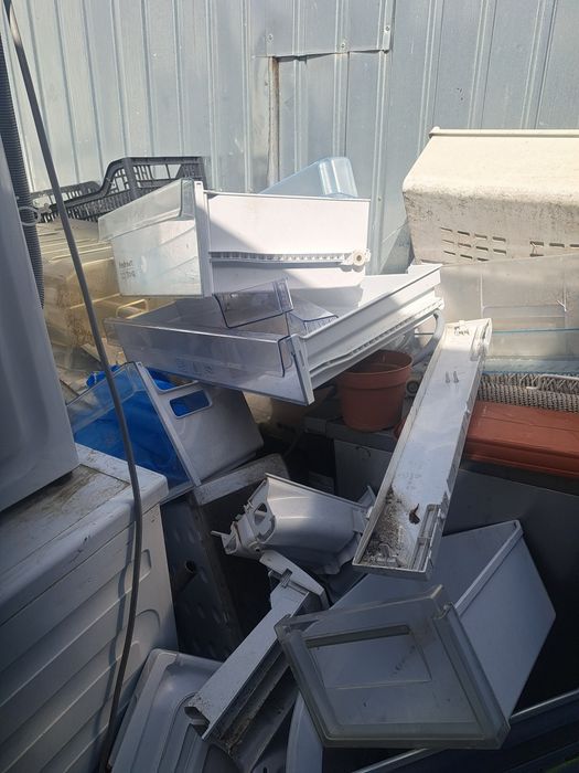 Vând  piese de frigidere și  mașini de spalat