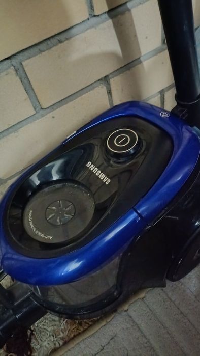 Продам пылесос срочно