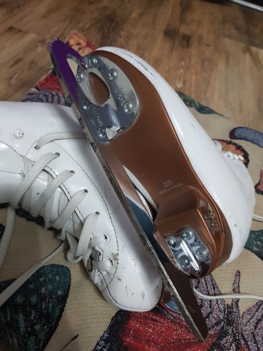 Коньки для фигурного катания