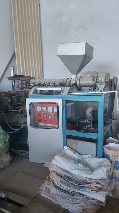 Видувной станок HDPE сотилади 2дона бор 2л,3л